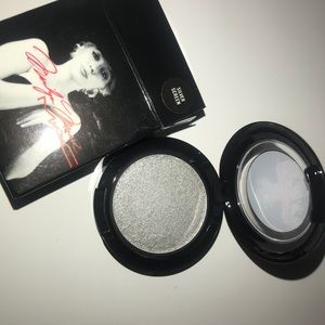 Marilyn Monroe MAC collection Eye shadow